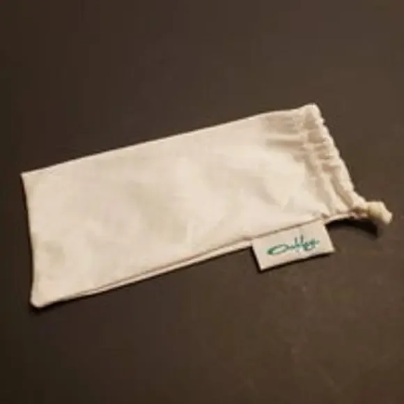 Oakley pouch drawstring bag cleaning cloth white. Perfect shape. Size 6.5