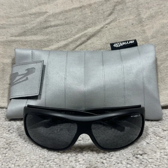 Arnette Cypher 4092 Polarized Wrap Sunglasses Black Made in Italy Y2K‎ w/ Case