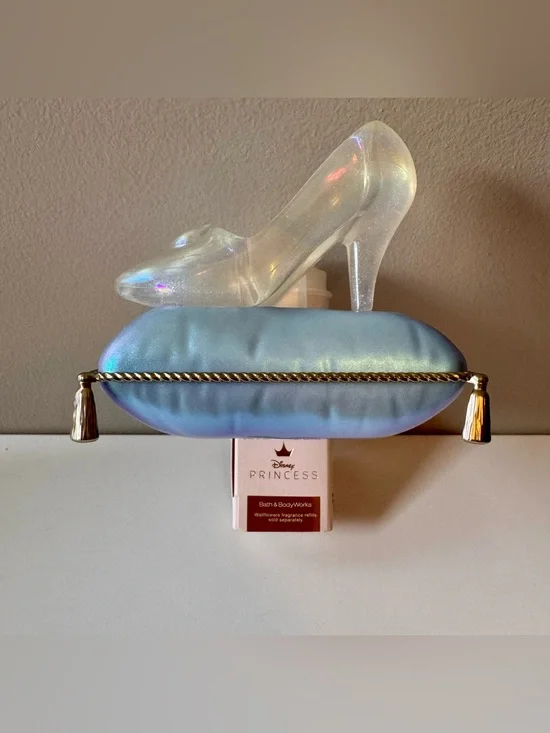 Bath & Body Works Disney Iridescent Glass Slipper Wallflower Plug