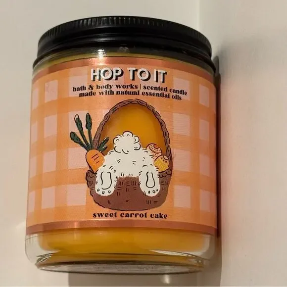 Bath and Body Works Easter Candle Hop to It Sweet Carrot Cake 7 oz candle