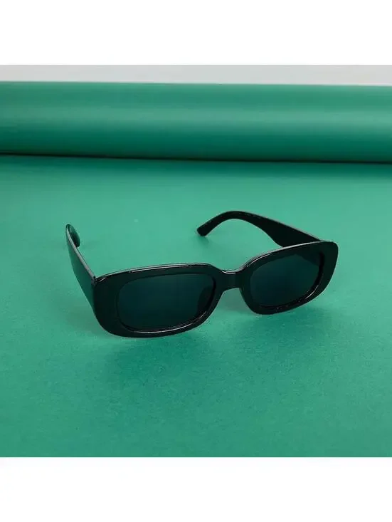 Vintage y2k style style black sunglasses. UVA UVB protection