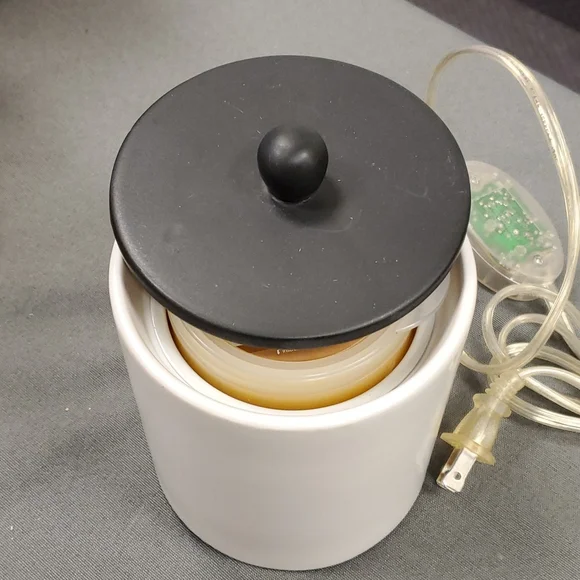 White CANISTER Pod Warmer from Gold Canyon,‎ with 3 black metal wraps