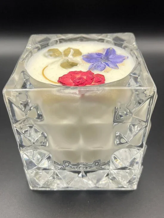 Pressed Botanical Candle in Faceted Glass Vessel
