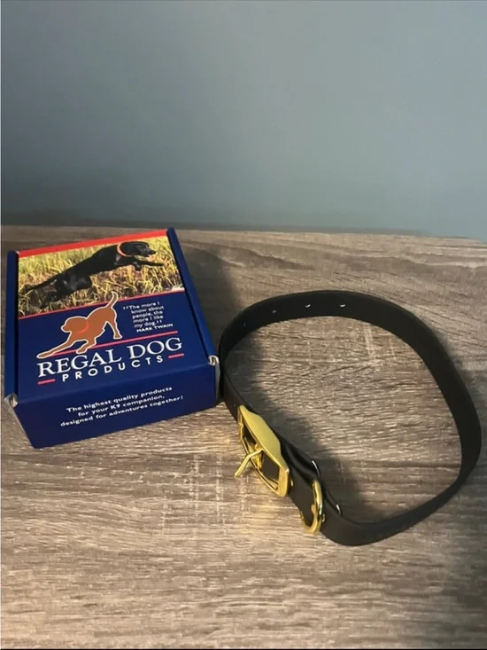 Regal Dog Medium Black and Gold Collar NIB