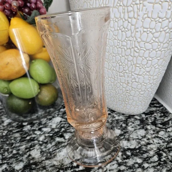 vintage Indiana pink‎ glass recollection vase or candleholder