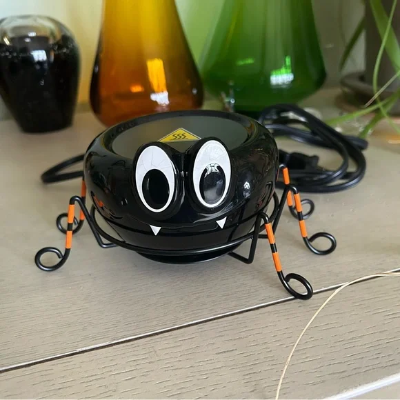 Scentsy Itsy Bitsy Wax Warmer Black Ceramic Spider Retired Halloween
