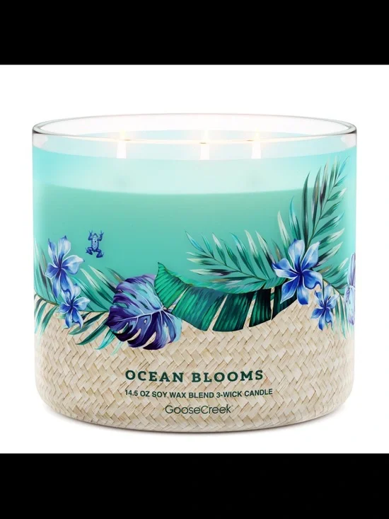 🩵 GC Ocean Blooms 3-Wick Candle NEW