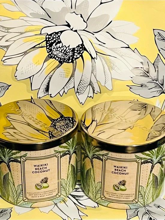 2 Waikiki Beach Coconut Scented Candle -
