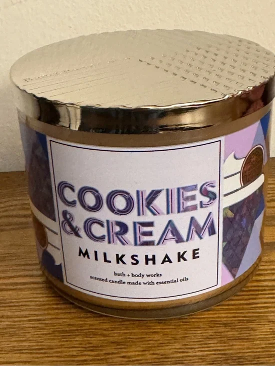 Bath & Body Works Cookies & Cream Milkshake 3-Wick Candle