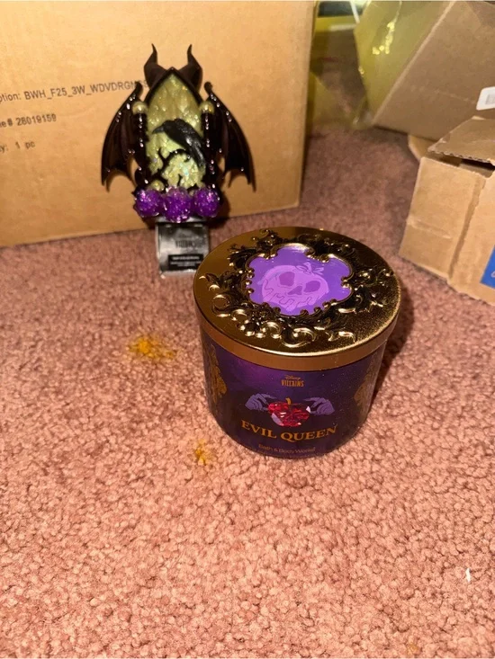 Disney Villains Evil Queen Decorative Collector’s 3-Wick Candle