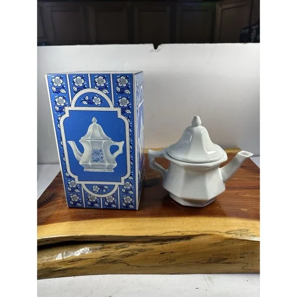 Vintage 1972 Avon China Teapot Perfumed Candle‎ Holder In Original Box