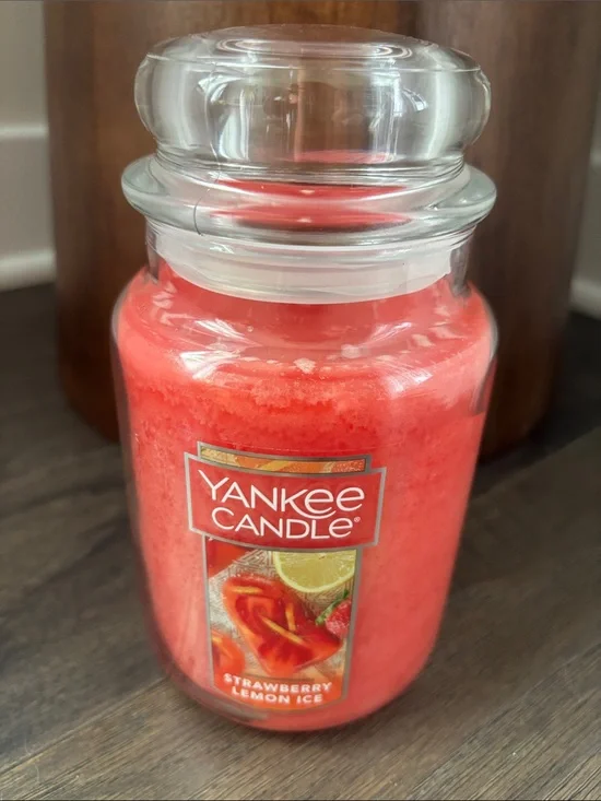 Yankee Candle Stawberry Lemon Ice, Retired Scent, citrus berry blend, cool,sweet