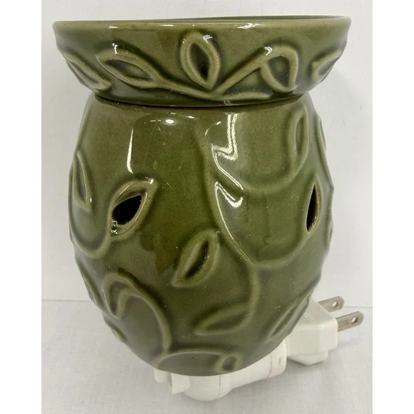 Scentsy Wax‎ Warmer Green Ivy Ceramic Plug In Scented Wax Melt Nightlight EUC