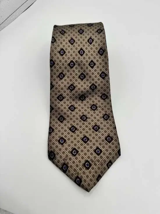 Guy Laroche Paris All Silk Geometric Diamond Pattern Necktie