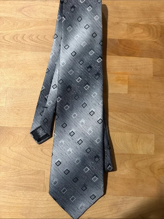 Vintage NWT Haggar Classic Gray Geometric Men's Tie - 100% Polyester