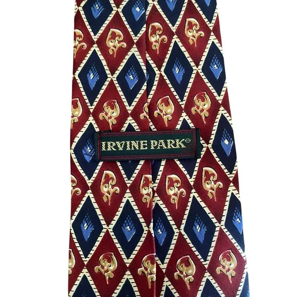 Irvine Park‎ Mens Red Navy Blue Gold Diamond Fleur De Lis 100% Silk Necktie USA