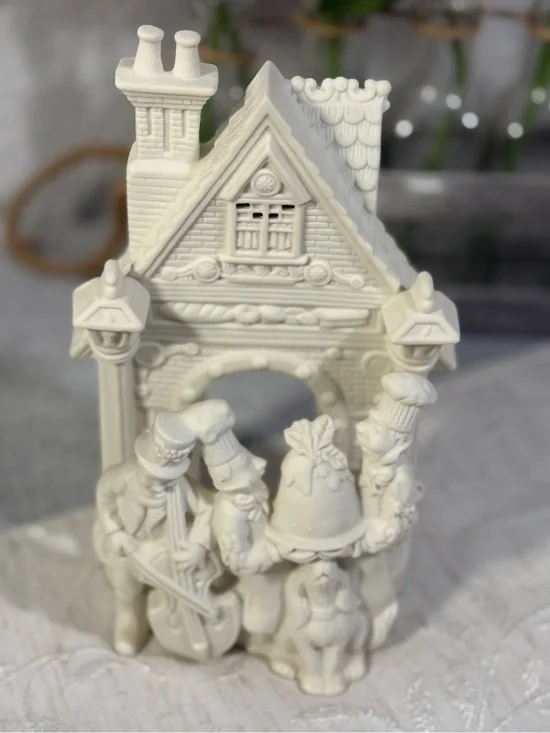 VTG PartyLite P7123 Bakery Carolers Bisque Porcelain Tealight Holder NIB