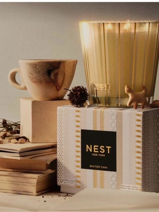 NEST Fragrances Gold and White Winter Chai Decorative Candle