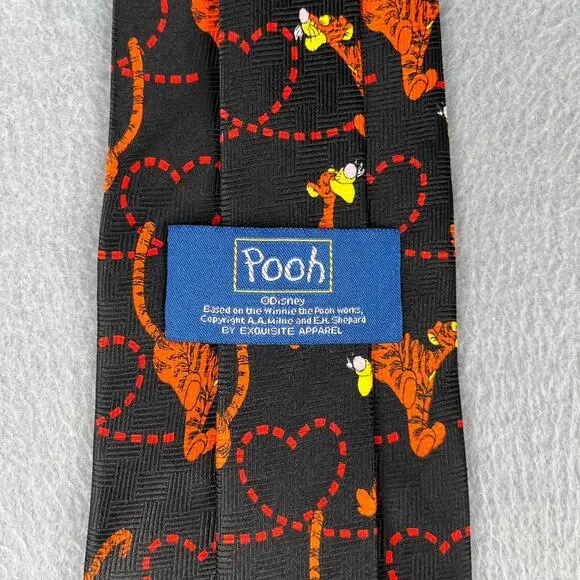 Disney Pooh Tigger Valentines Day Heart Necktie Tie