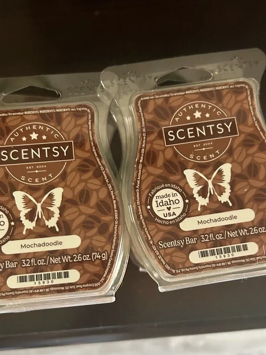 Scentsy Mochadoodle Wax Melt Bars - Brown and Cream Packaging. (bundle of 8)