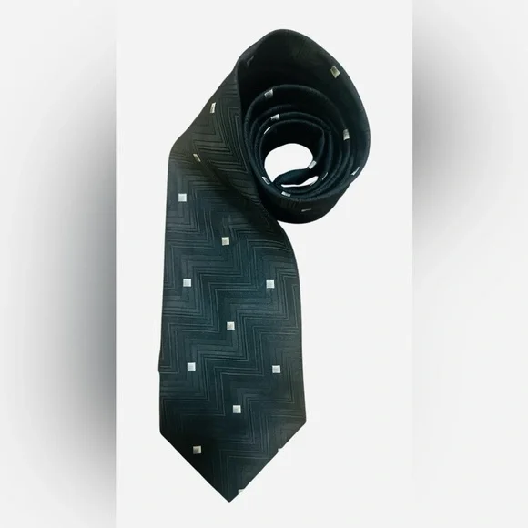 Sophisticated Black Geometric Tie