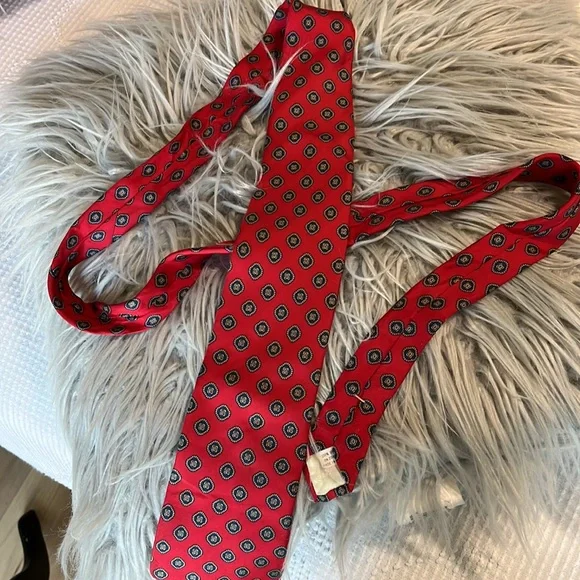 Pierre Cardin tie red silk