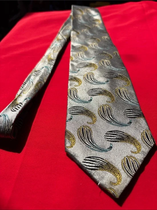 Emporio Armani vintage silk tie!!