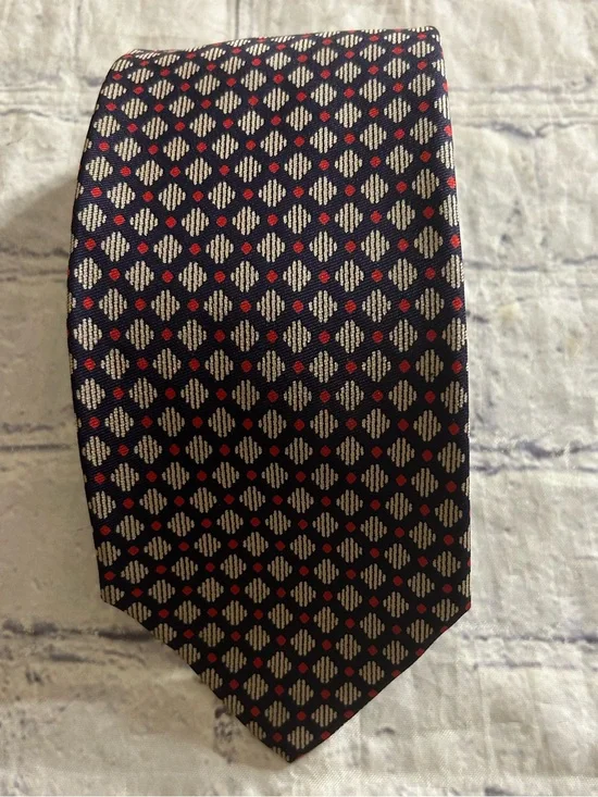 BROOKS BROTHERS MAKERS ALL SILK PRINTED IN ENGLAND GEOMETRIC PATTERN MEN’S TIE