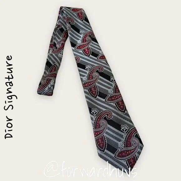 Dior Signature 100% Silk Necktie – Timeless Elegance