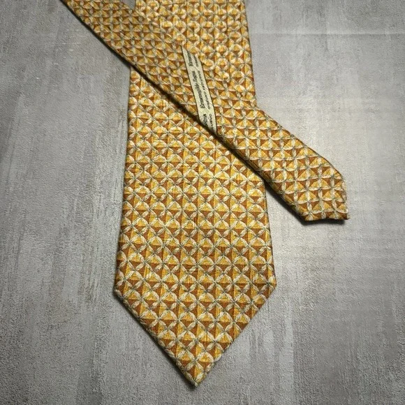 Ermenegildo Zegna Tie Silk Yellow Orange Tan Geometric Diamond Necktie 62