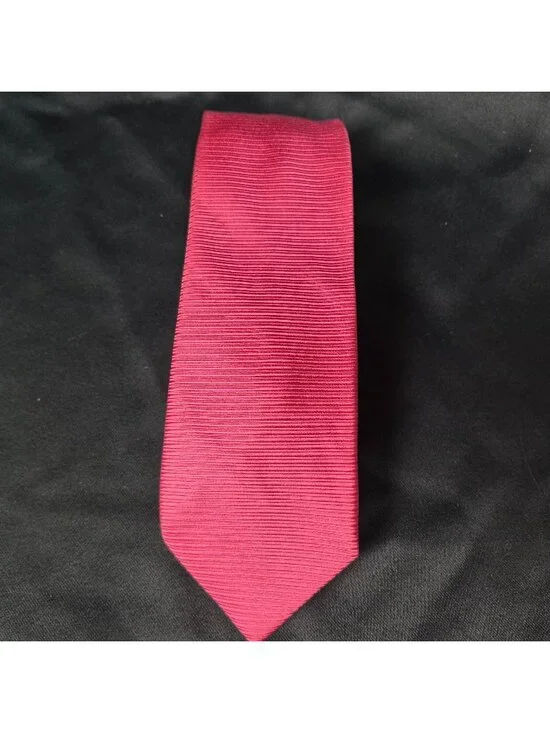Calvin Klein Slim Silk Necktie Striped Sophisticated Red Textured 2.75