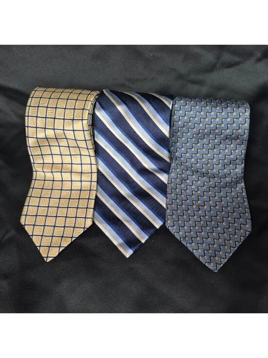 Nautica Men's Classic Silk Necktie Lot of 3 Cream/Blue/White Geometric Striped