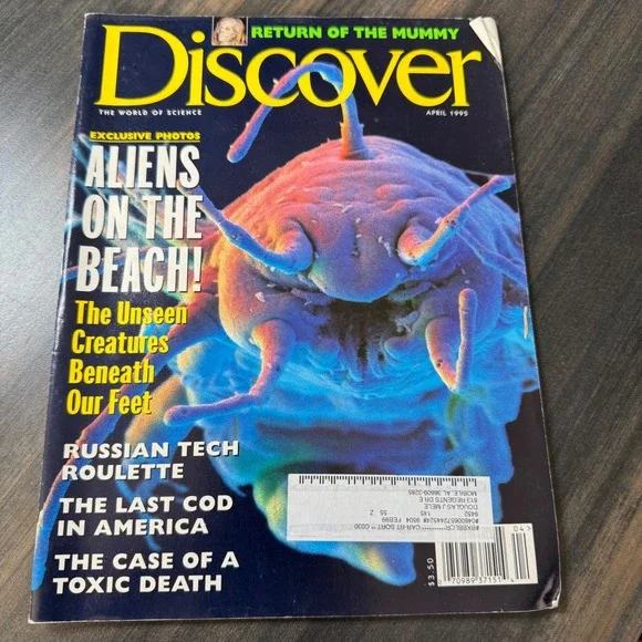 Discover Magazine‎ April 1995 Return of the Mummy Aliens on the Beach