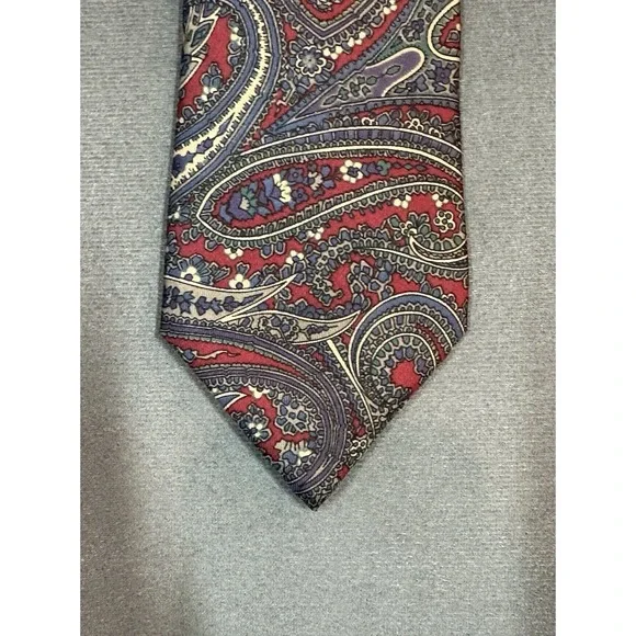 Benchmark Tie Paisley Necktie 100% Silk Made in USA 59