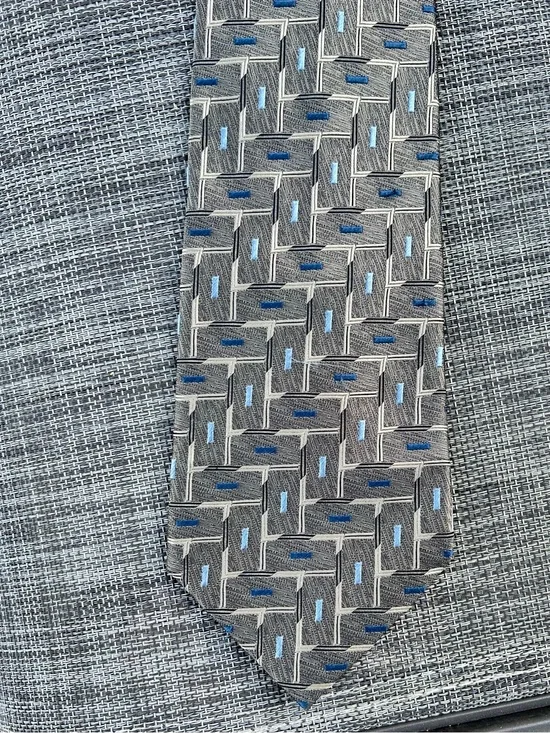 Burma Bibas NWOT 100% Silk Geometric Vintage Classic Timeless Necktie.