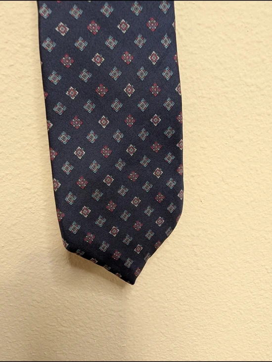 John Henry Tie Navy Blue‎ Geometric Diamond Medallion 100% Silk Made in USA