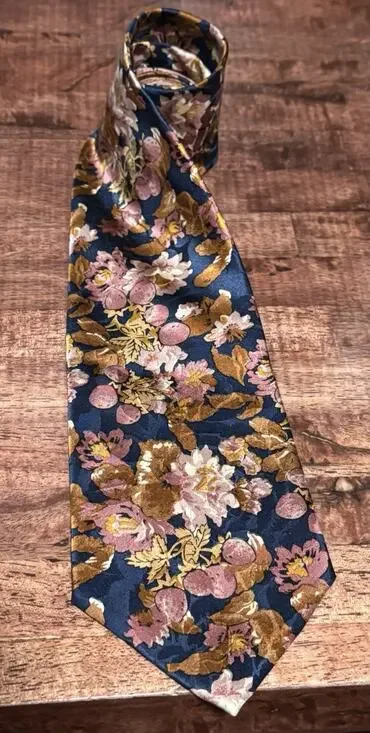 Nordstrom’s Men’s Floral 100% Silk Neck Tie Hand Sewn In Italy (57 x 4