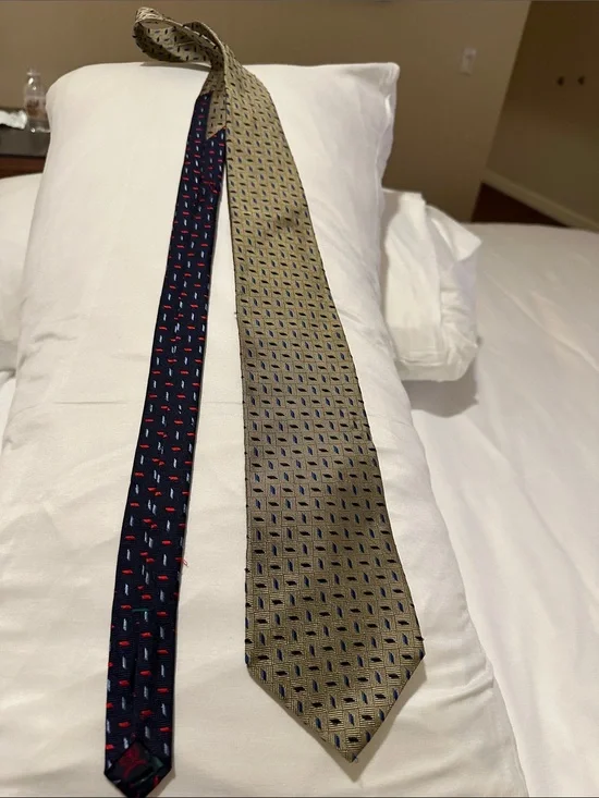 Tommy Hilfiger Reversible Men's Tie in Navy, Red & Tan