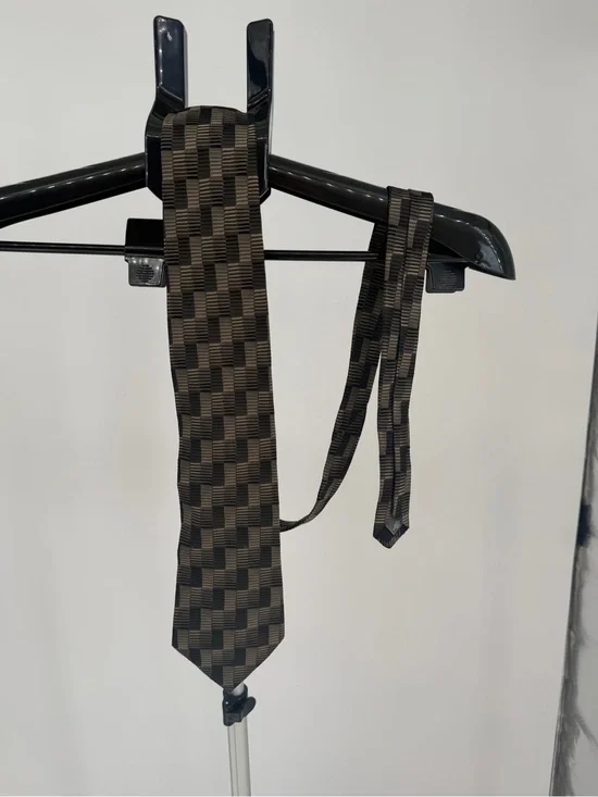 Silk Men's Geometric Pattern Tie in Brown and Black