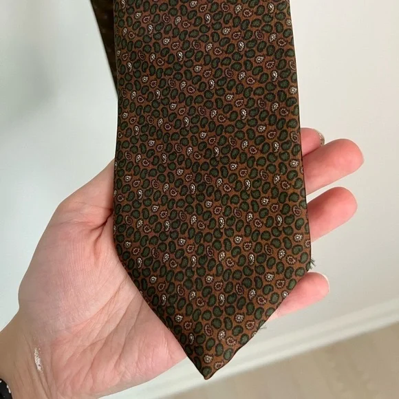 Vintage Oscar De La Renta 100% Silk Paisley Tie