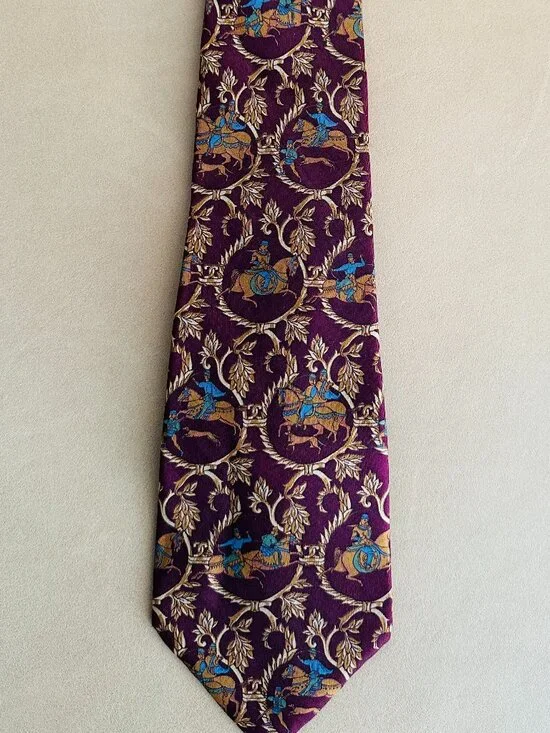 Salvatore Ferragamo Burgundy Medieval Equestrian Hunt Tie 100% Silk Italy 3.25