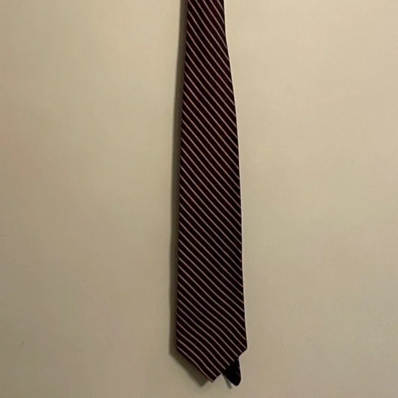 Brooks Brothers Silk Burgundy and Gold Diagonal Stripe Tie