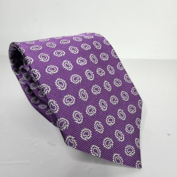 BROOKS BROTHERS MAKERS & MERCHANTS.  Purple Paisley Silk Tie.