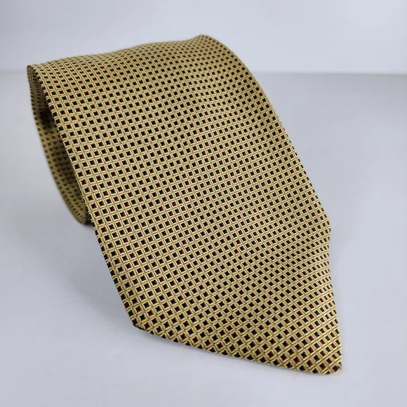 BROOKS BROTHERS MAKERS  Gold Silk Tie.