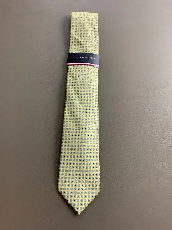 Tommy Hilfiger Men's 3'' Polyester Blend Neck Tie, Yellow Arvin Medallion Floral