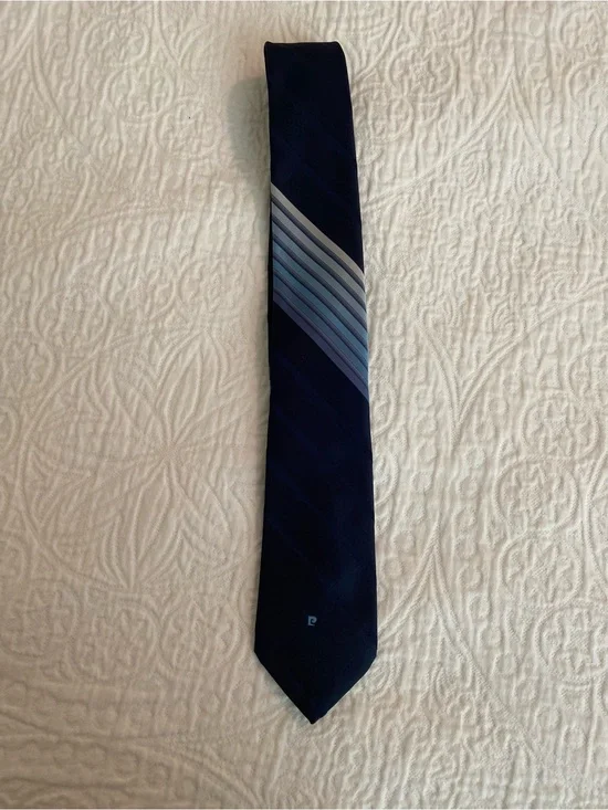 Vintage Pierre Cardin Paris New York Navy Blue Stripe Logo Necktie 95% Polyester