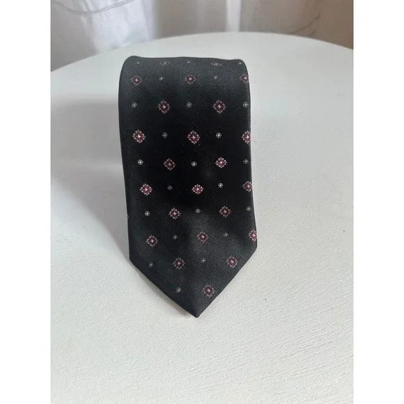 Van Heusen Mens Necktie Black Burgundy Silver Geometric Medallion Silk Blend Tie