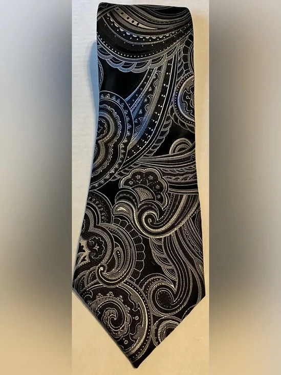 Men's Black Paisley Silk Tie - Elegant Silver Pattern