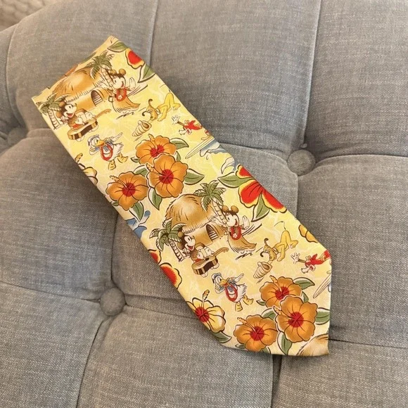 Disney Parks Tie Mens One Size Yellow Silk Hawaiian Mickey Minnie Donald Pluto