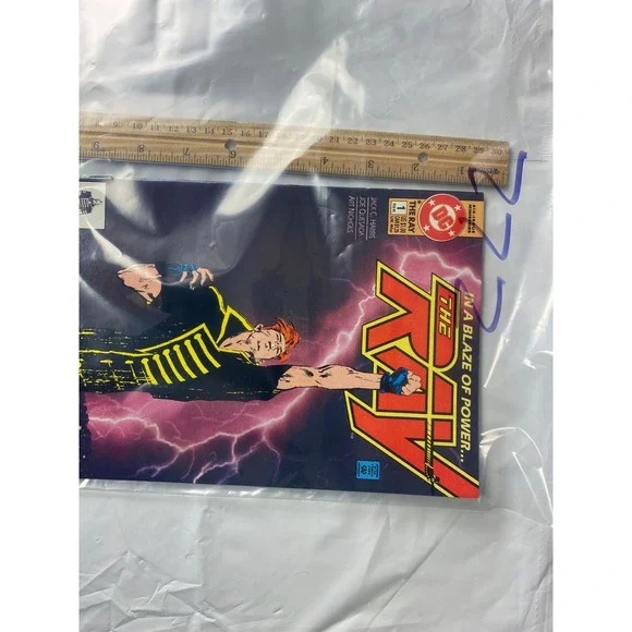 The Ray Comic Book 1 DC Comics In A Blaze‎ Of Power Jack C Harris
